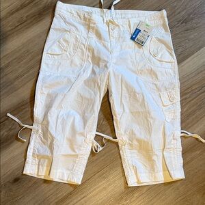 NWT Columbia White Capri Pants light weight
